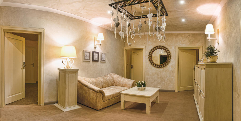 ホテルCalvados ルダ・シロンスカ 部屋 写真